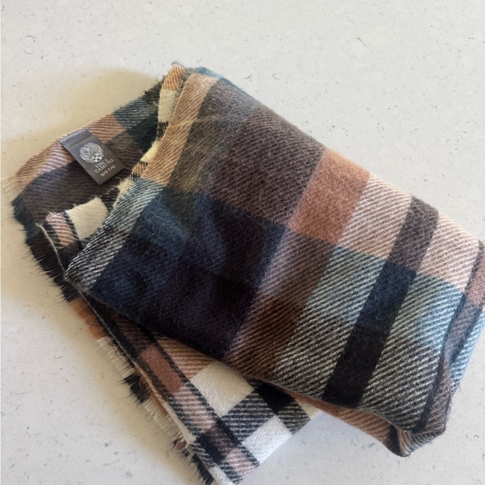 Vince Camuto Nordstrom women’s brown navy plaid blanket scarf wrap one size